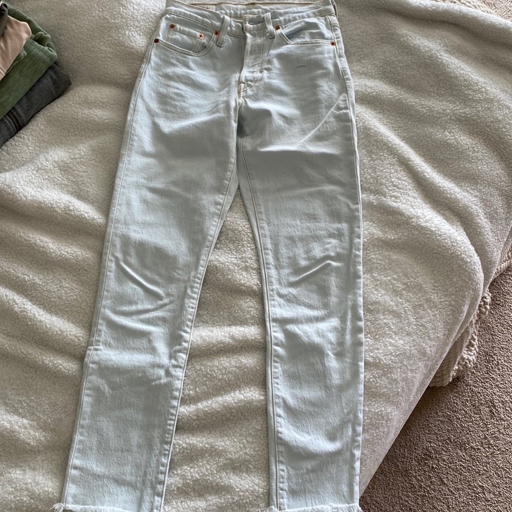 Levi’s cropped jeans